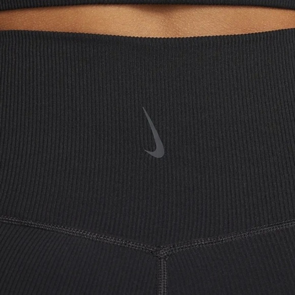 NIKE YOGA LUXE LEGGINGS BLACK 7/8 LEGGING WORKOUT S NWT - Picture 7 of 16